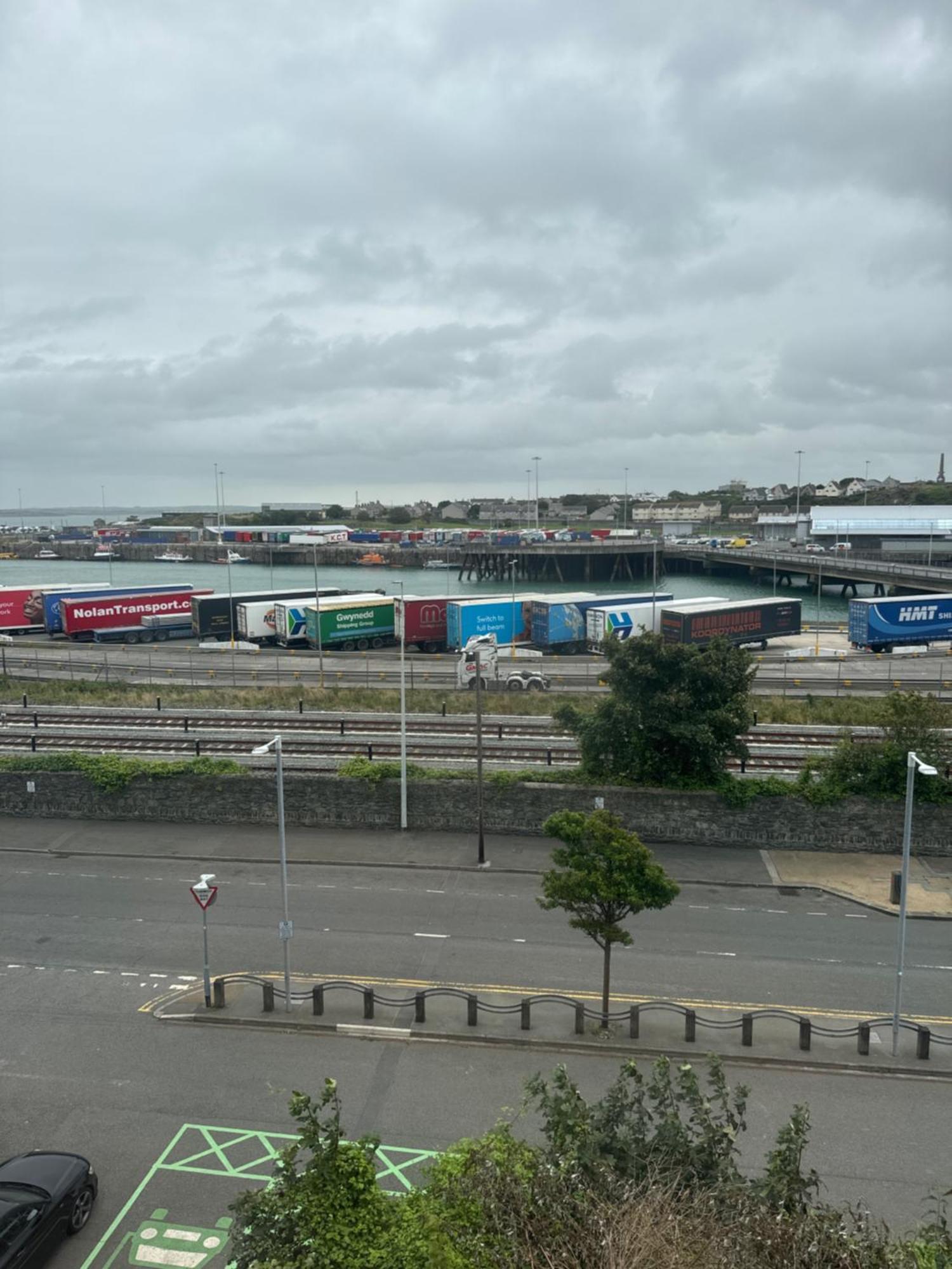 Harbour Watch Holyhead Exterior foto