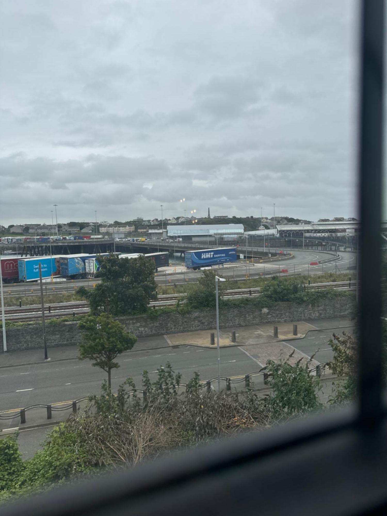 Harbour Watch Holyhead Exterior foto